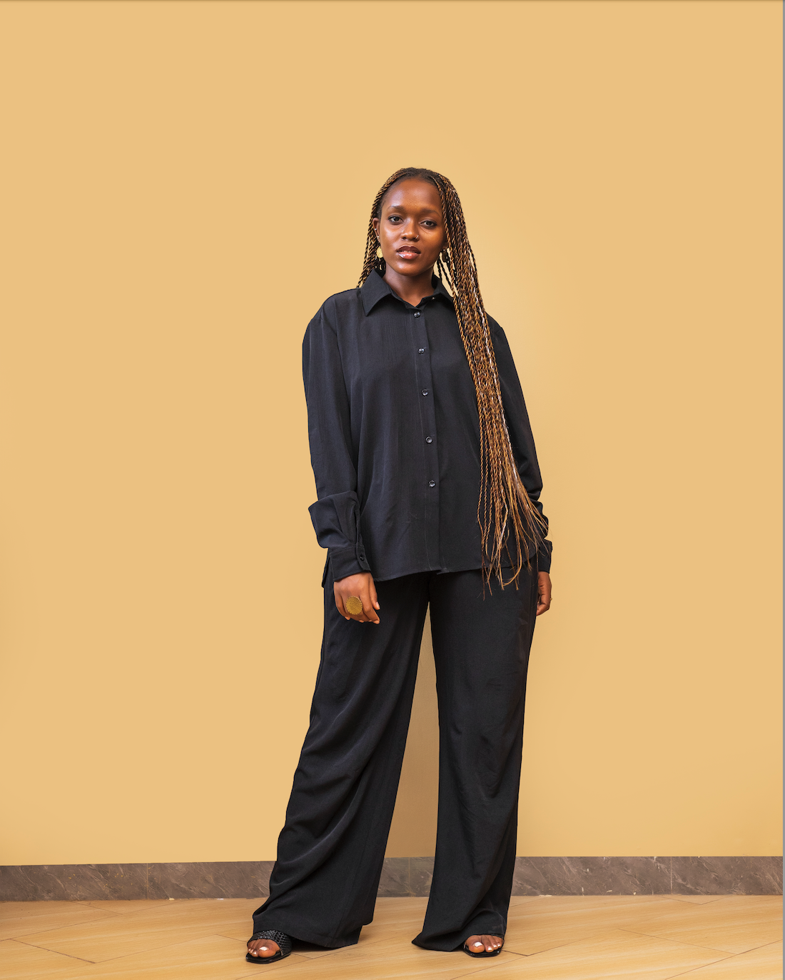 Ahvi 2 Piece Set In Black